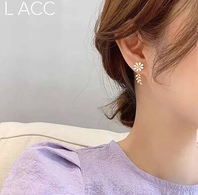 گوشواره بابونه